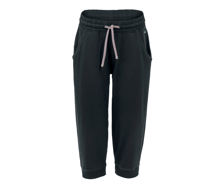 Un corsaire de sport noir.