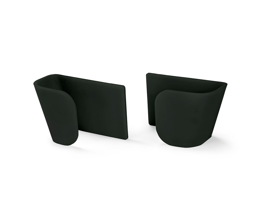 Deux des 4 supports muraux pour couvercles.
