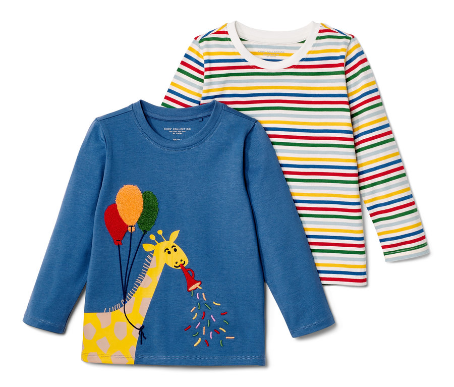 Deux t-shirts à manches longues pour enfants avec motif girafe.