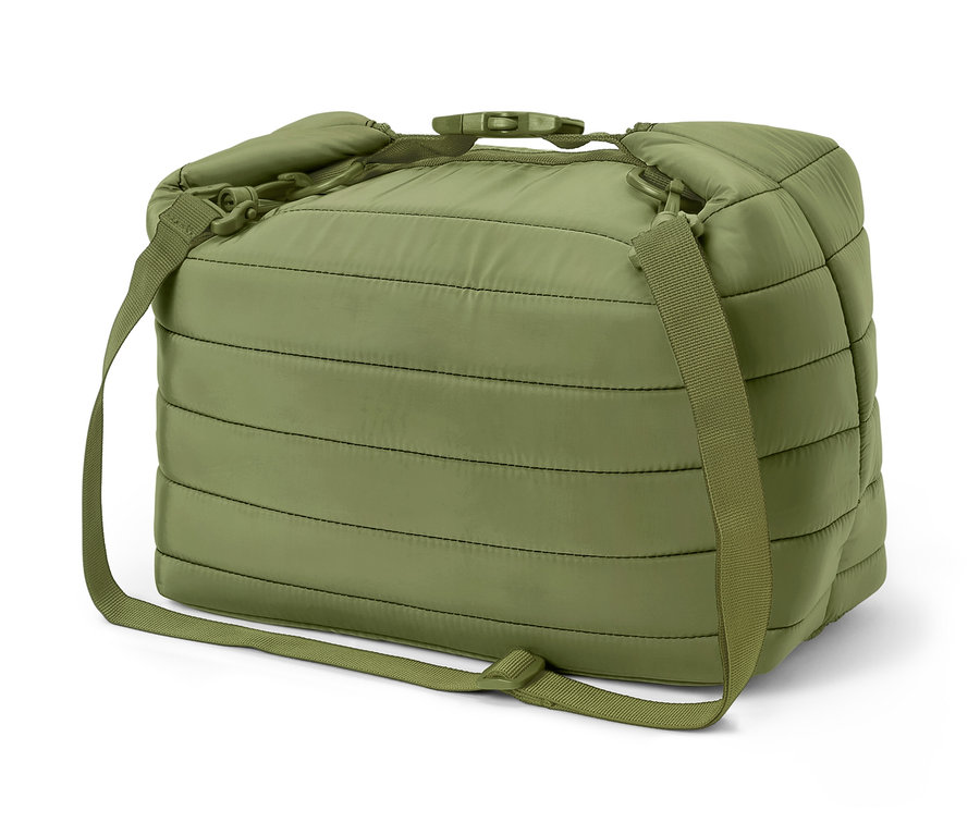 Glacière verte avec une sangle.