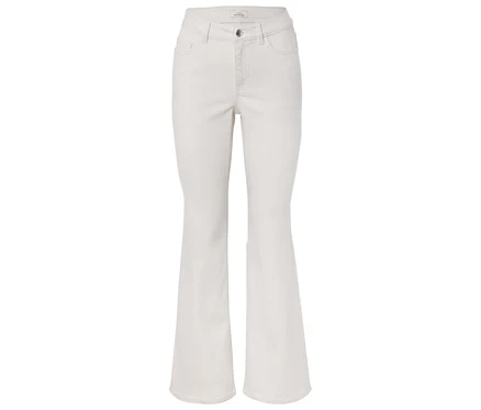 Gros plan sur un pantalon blanc évasé pour femme.