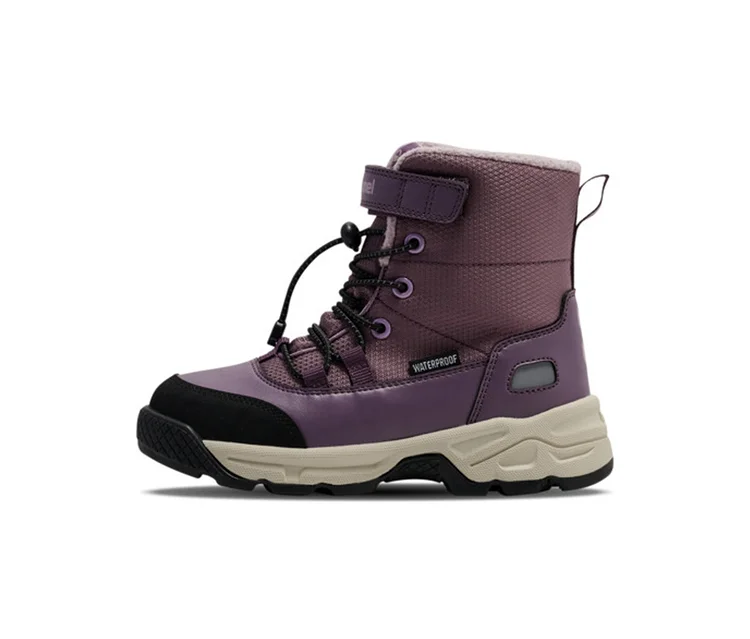 Bottes de neige hummel® Snow Boot Tex prune avec lacets, bande auto-agrippante, semelle épaisse et bout noir.