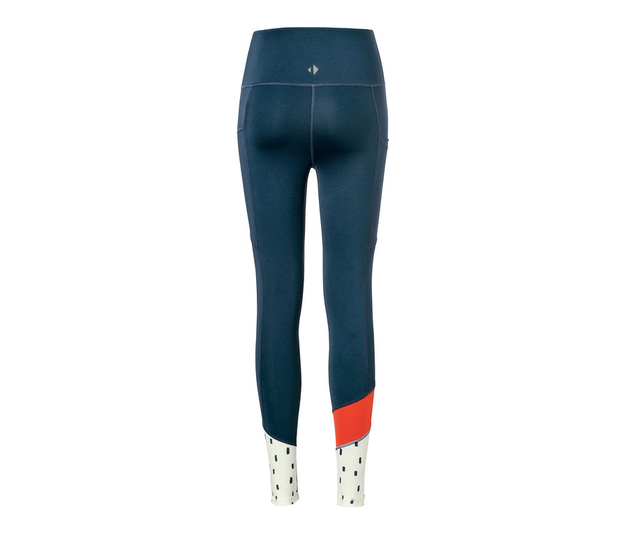 Détail du legging de sport.