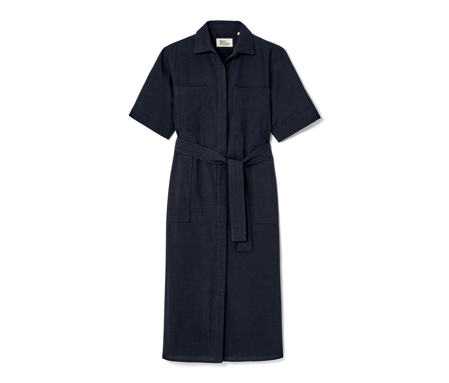Robe en seersucker bleu marine NAH/STUDIO en coton avec manches courtes, col et ceinture.