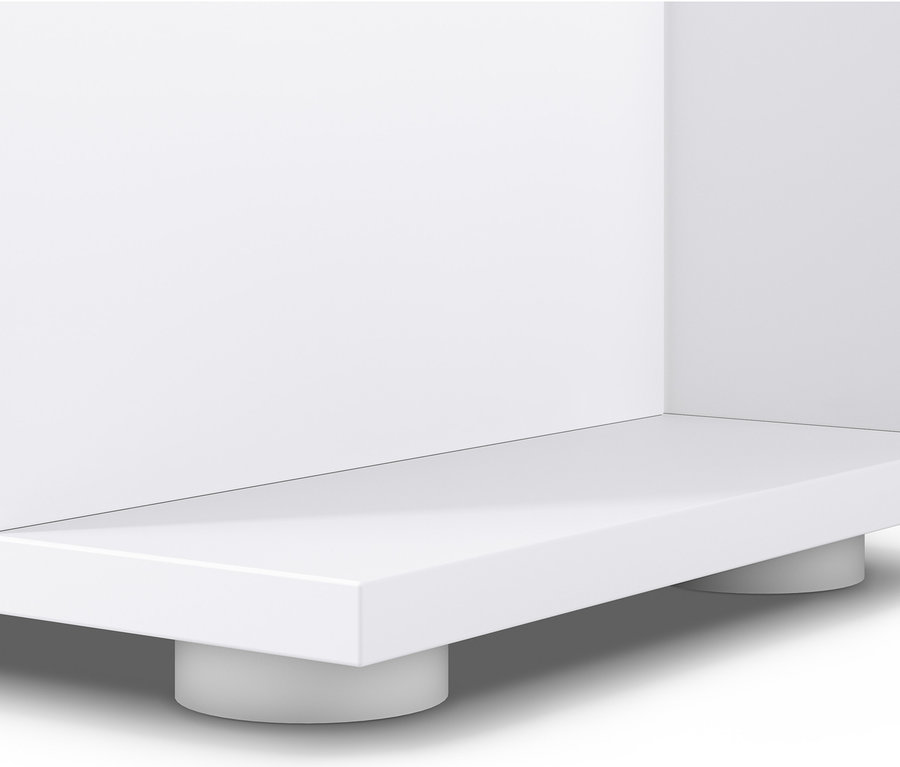 Gros plan d'une étagère blanche d'environ 40 cm de largeur.