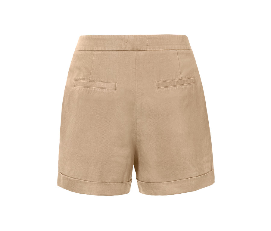 Short beige avec partie en lin vu de derrière.