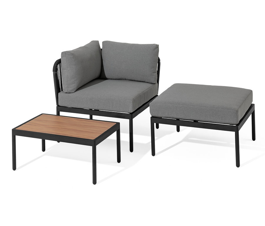 Lounge modulaire avec tressage textile, coussins gris et plateau de table en bois.