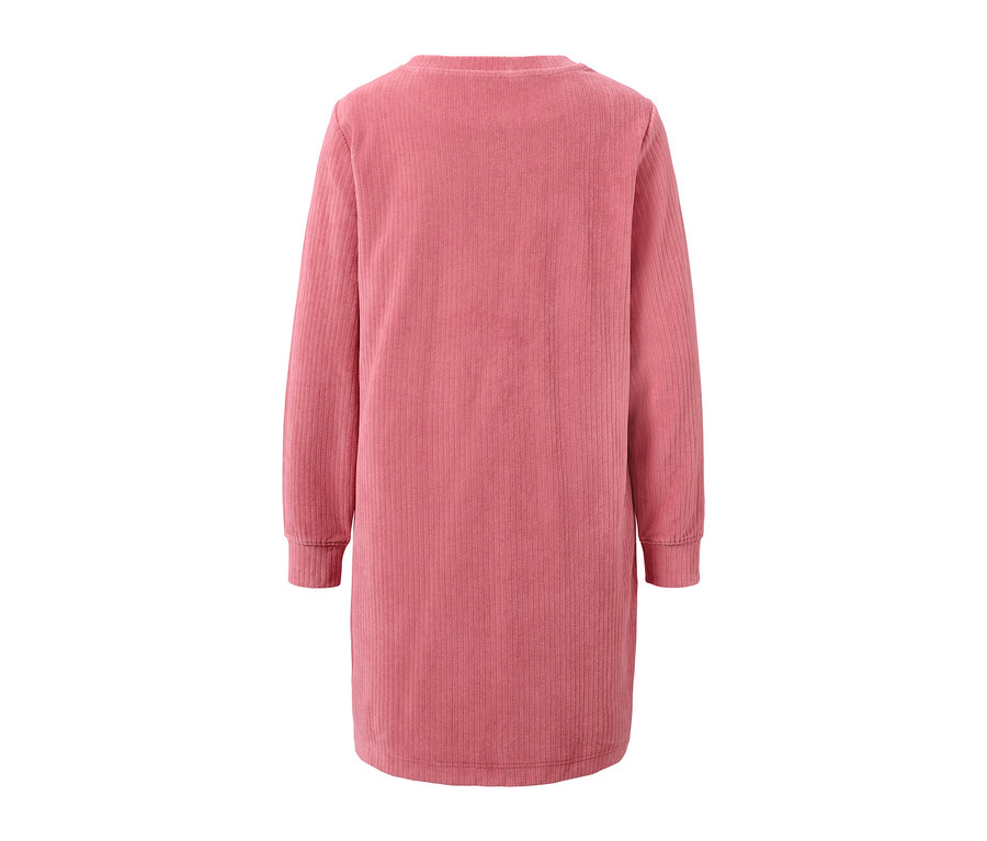 Robe d’intérieur à manches longues.