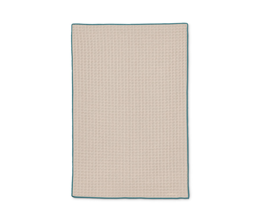 Chiffon de séchage spécial beige avec bordure bleue.