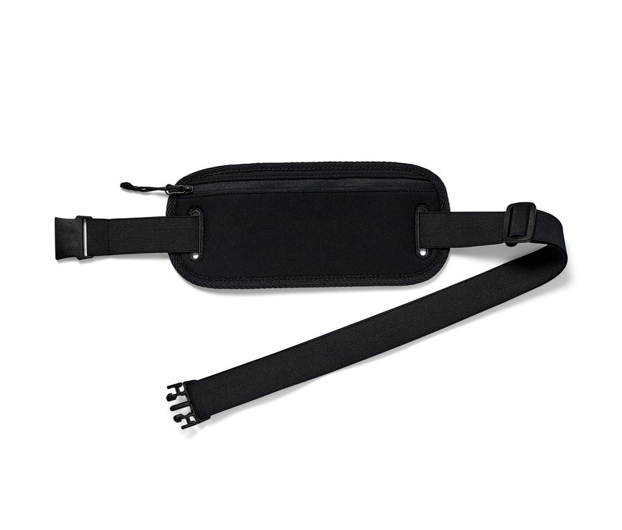 Une ceinture de course noire pour smartphone avec une fermeture éclair et une sangle réglable reposant sur un fond blanc.
