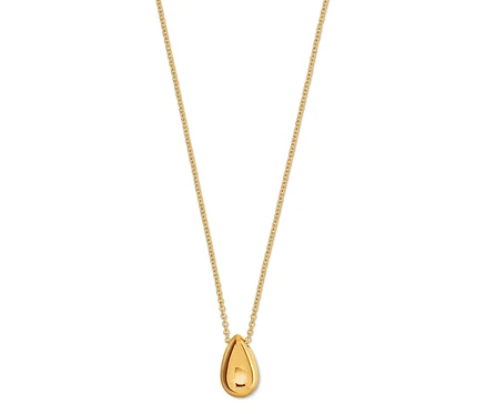 Collier en or avec pendentif en forme de goutte.