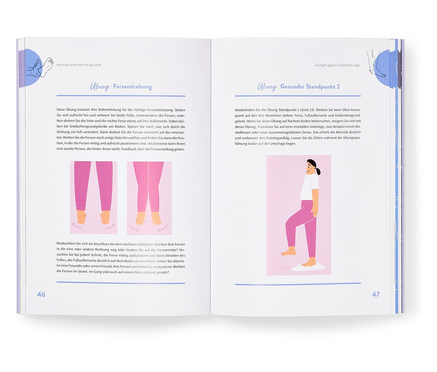Exercices de pied sur les pages d'un livre.