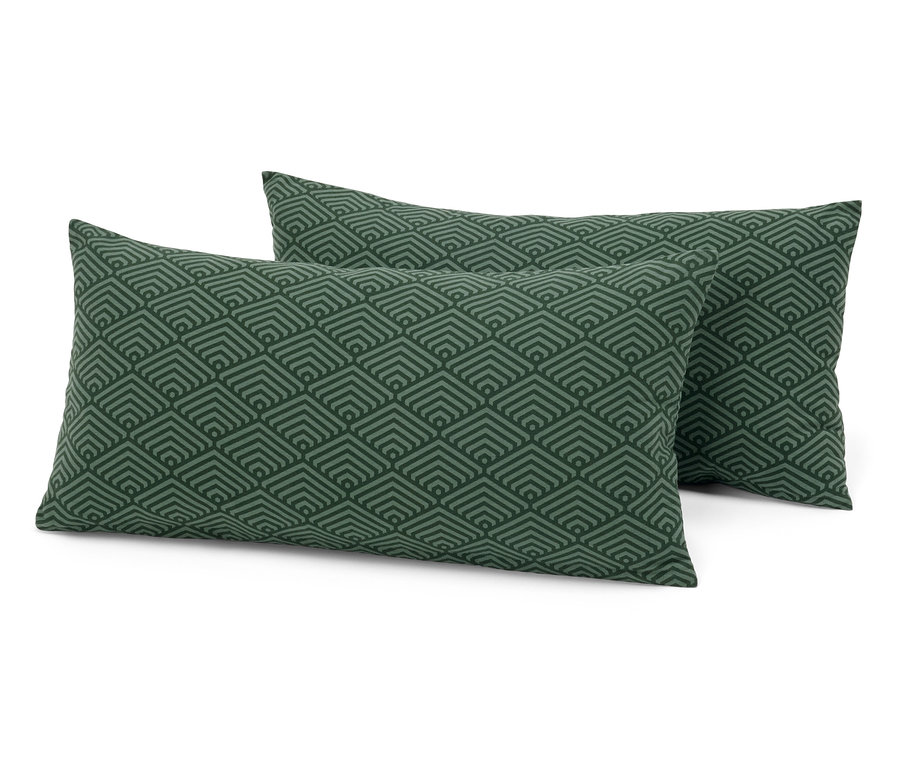 Deux coussins rectangulaires avec un motif géométrique dans les tons verts.