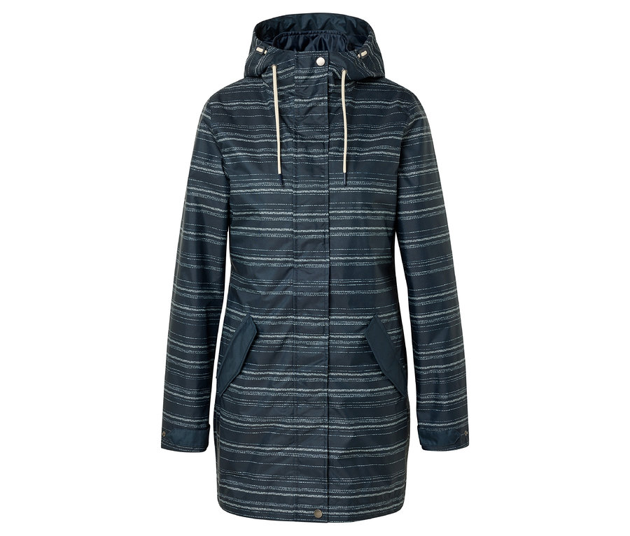 Imperméable rayé bleu marine avec capuche et cordons blancs sur fond blanc.