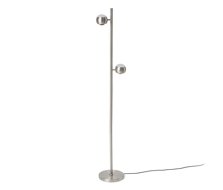 Lampadaire en métal brossé avec base ronde et deux luminaires sphériques.