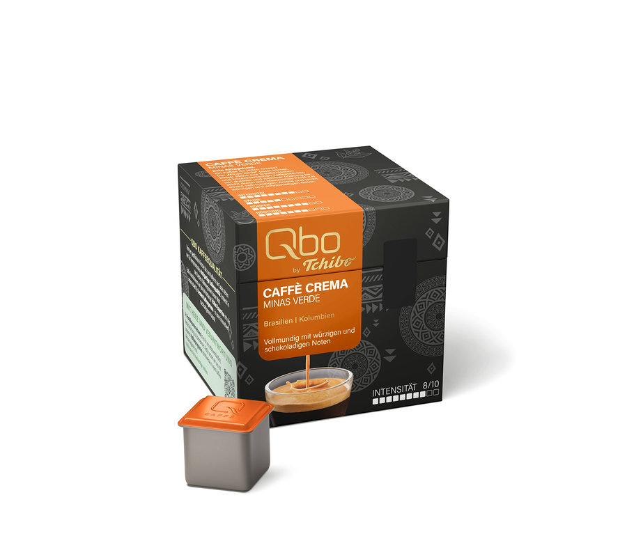 Paquet de capsules Qbo Caffè Minas Verde gris foncé avec une bande orange et une capsule grise individuelle avec un couvercle orange devant.