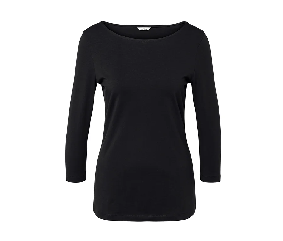 T-shirt noir à manches 3/4 et encolure arrondie.