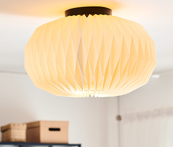 Lampe de plafond en LED avec abat-jour en origami