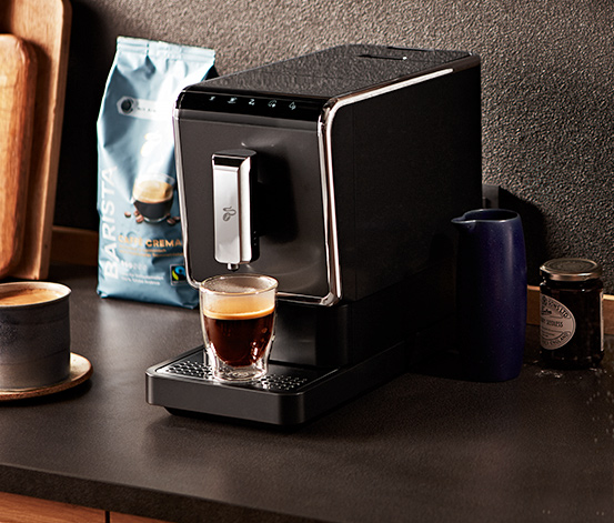 Machine à café entièrement automatique de Tchibo « Esperto Caffè », anthracite