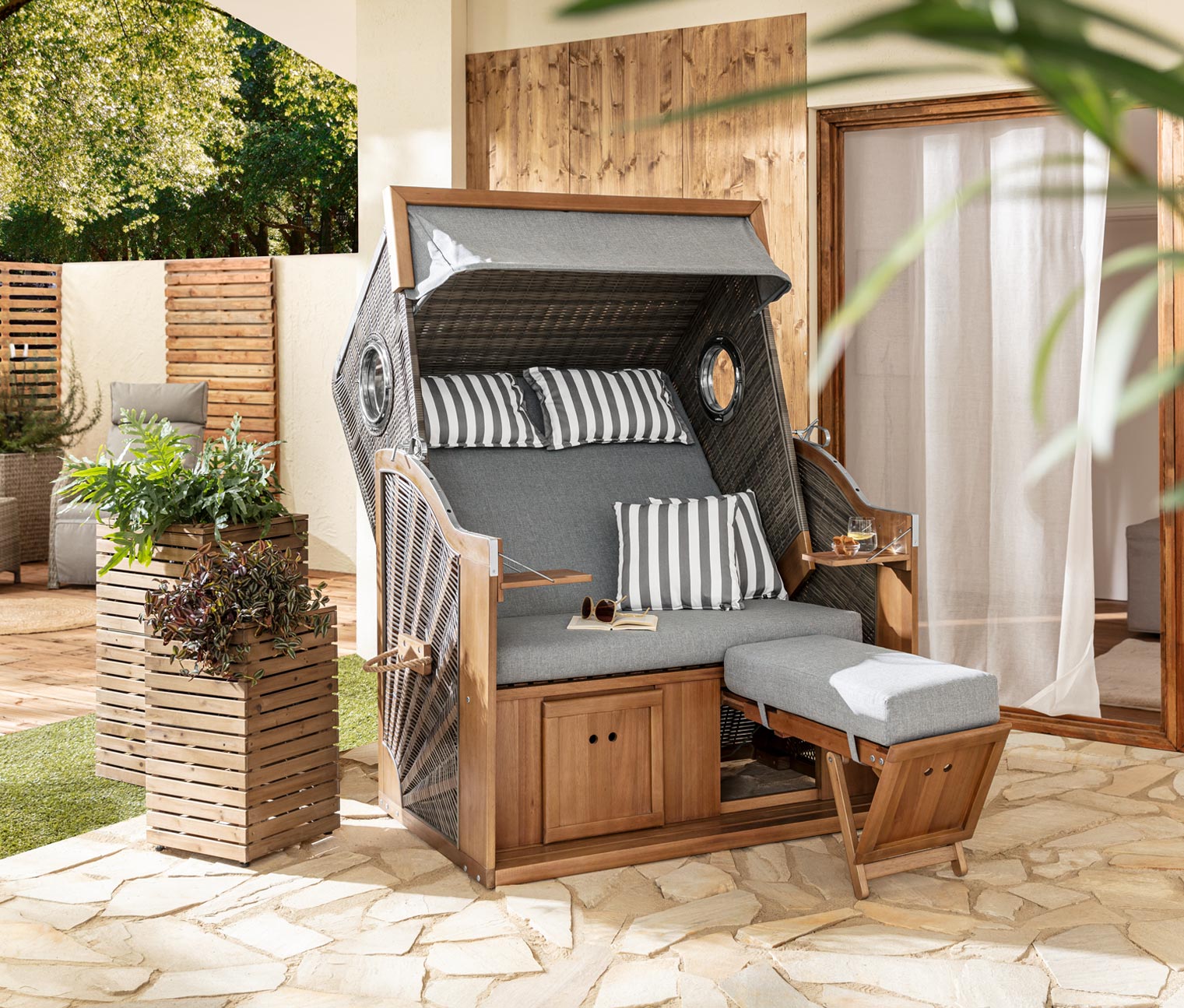 Corbeille de plage premium XL avec 2 tables rabattables