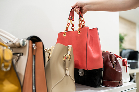 Les sacs femmes en cuir sont des classiques intemporels.