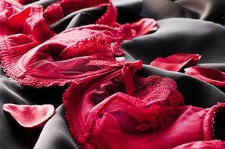 Qu'il soit simple et classique ou romantique et séduisant : Tchibo a le bon soutien-gorge armature pour tous les goûts.