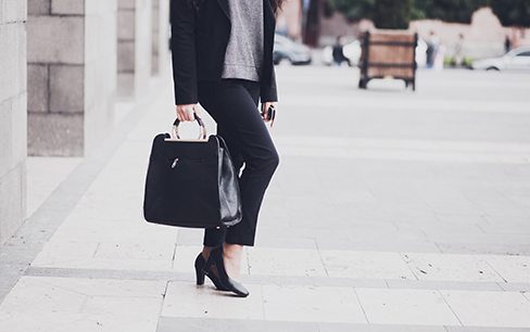 Les chaussures hautes vont aussi très bien avec les leggings et leur ajoutent une petite touche mode.