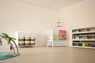 La commode à langer offre beaucoup d'espace de rangement pour tous les ustensiles de bébé.