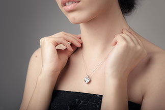 Or, or rose ou argent : le type de peau est décisif.