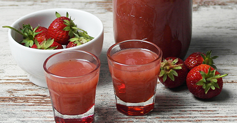 Liqueur à la fraise et à la vanille