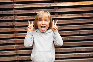 Les enfants adorent les pulls à rayures.